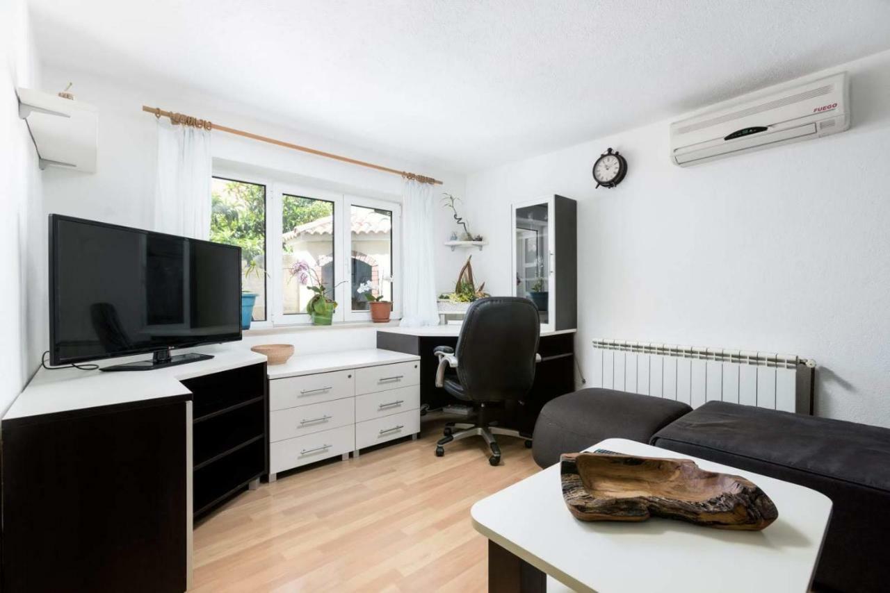 Apartmani Vinko Tribunj-Sovlje Tribalj Kültér fotó