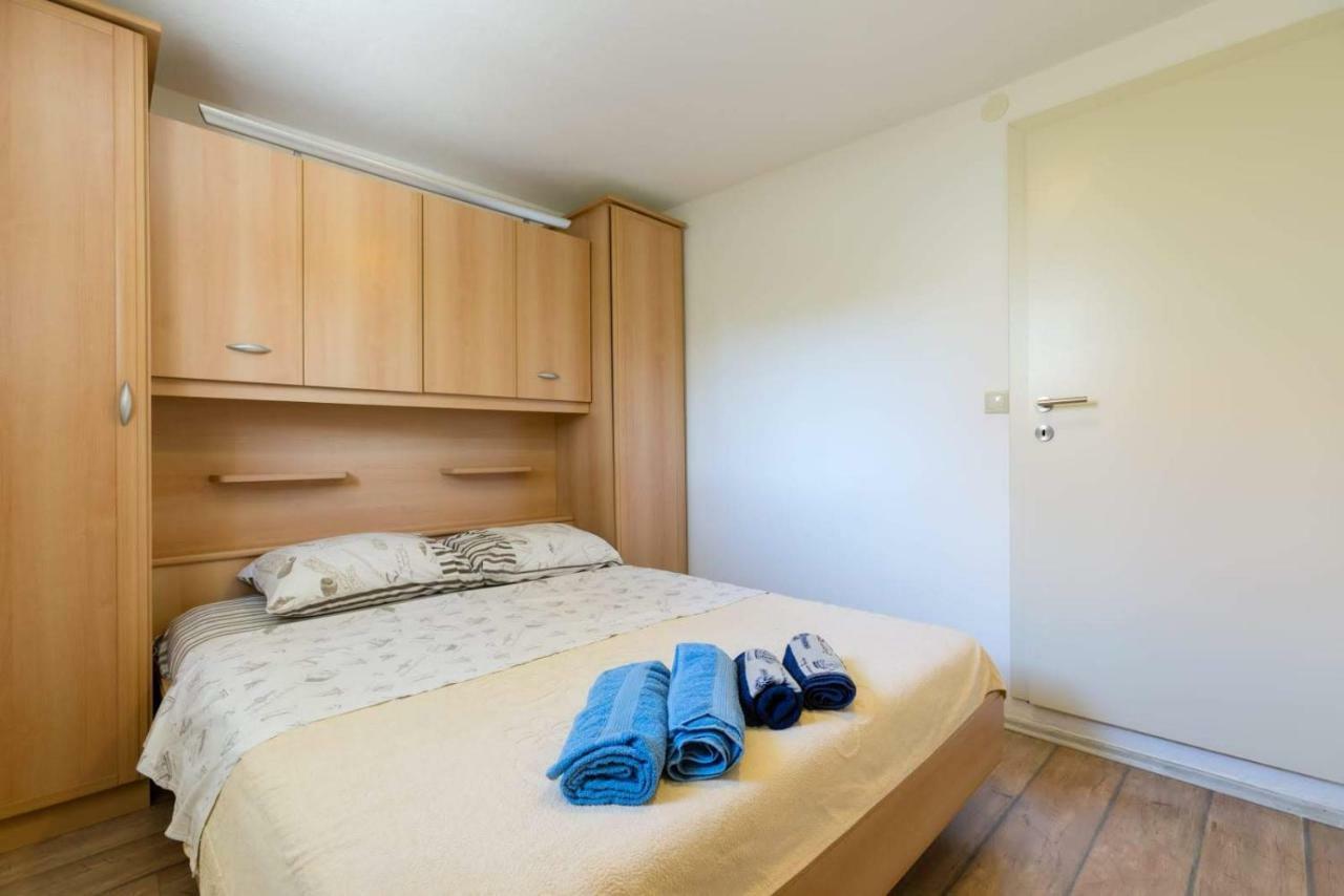Apartmani Vinko Tribunj-Sovlje Tribalj Kültér fotó