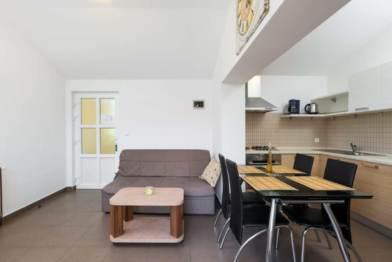 Apartmani Vinko Tribunj-Sovlje Tribalj Kültér fotó